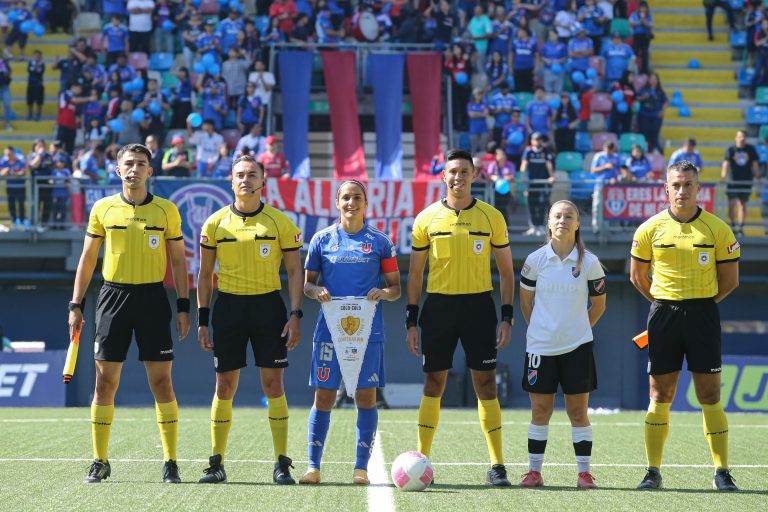 Colo-Colo vence 4-0 a Universidad de Chile en el Superclásico femenino