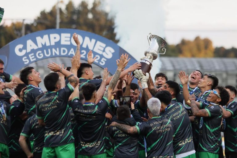 Deportes Puerto Montt campeón de la Liga de Segunda División