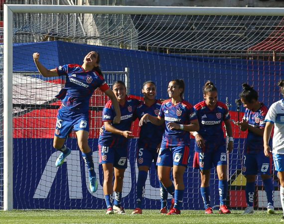 El clásico universitario se tiñó de azul