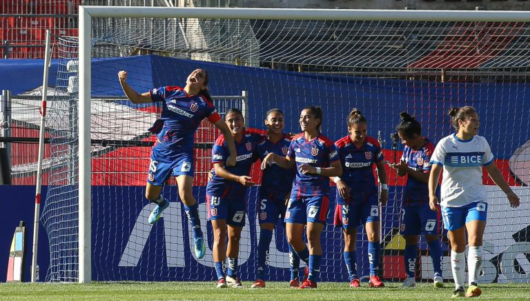 El clásico universitario se tiñó de azul